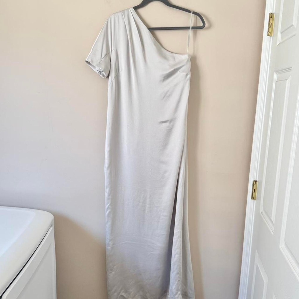 Banana‎ Republic NWT (as is) Silk Dress Silver Size 6 one shoulder maxi formal